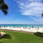 Pelican Walk 611