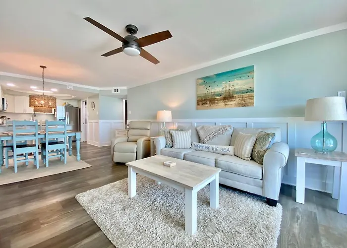 Pelican Walk 611